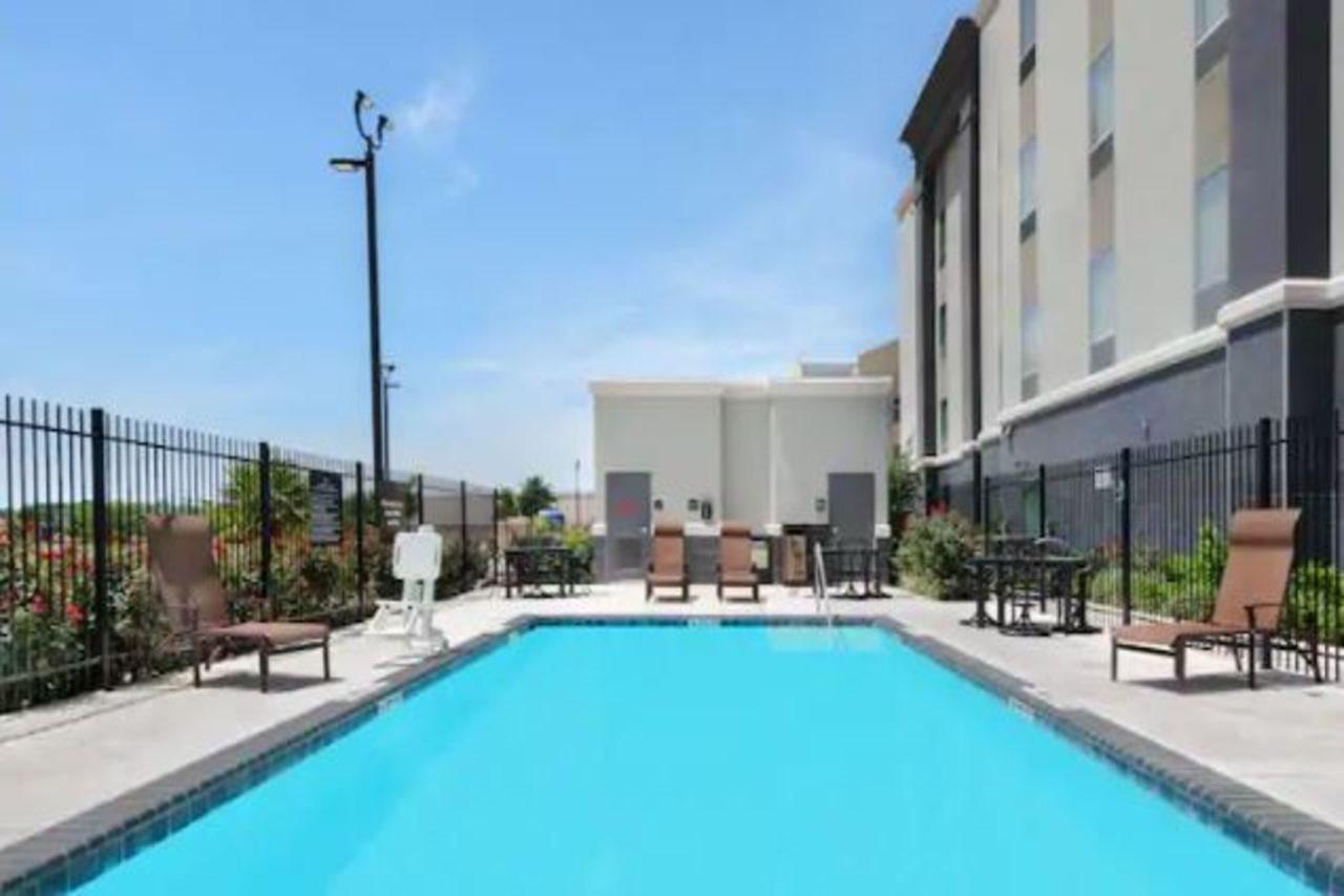 Hampton Inn & Suites San Antonio Brooks City Base, Tx Ngoại thất bức ảnh