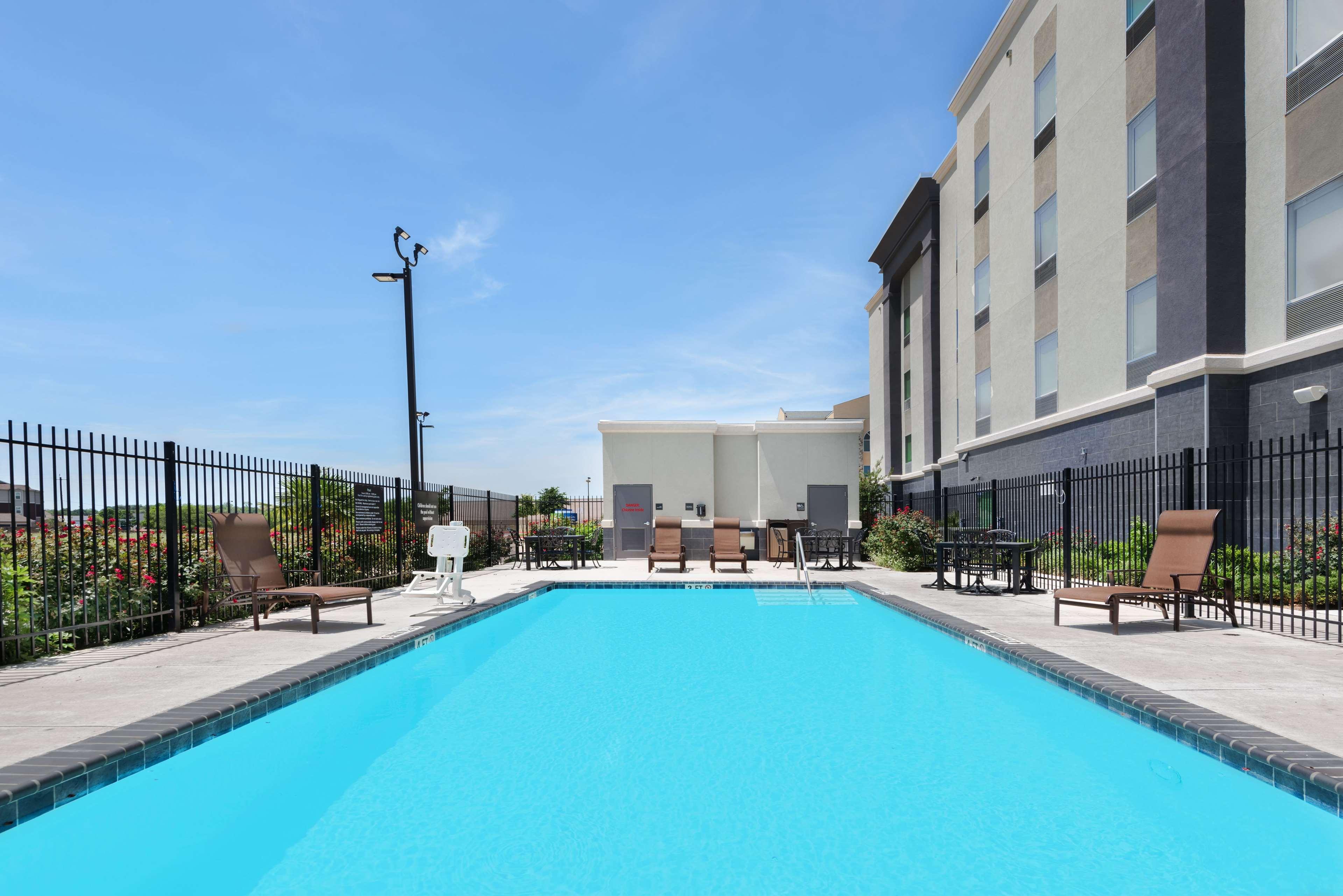 Hampton Inn & Suites San Antonio Brooks City Base, Tx Ngoại thất bức ảnh